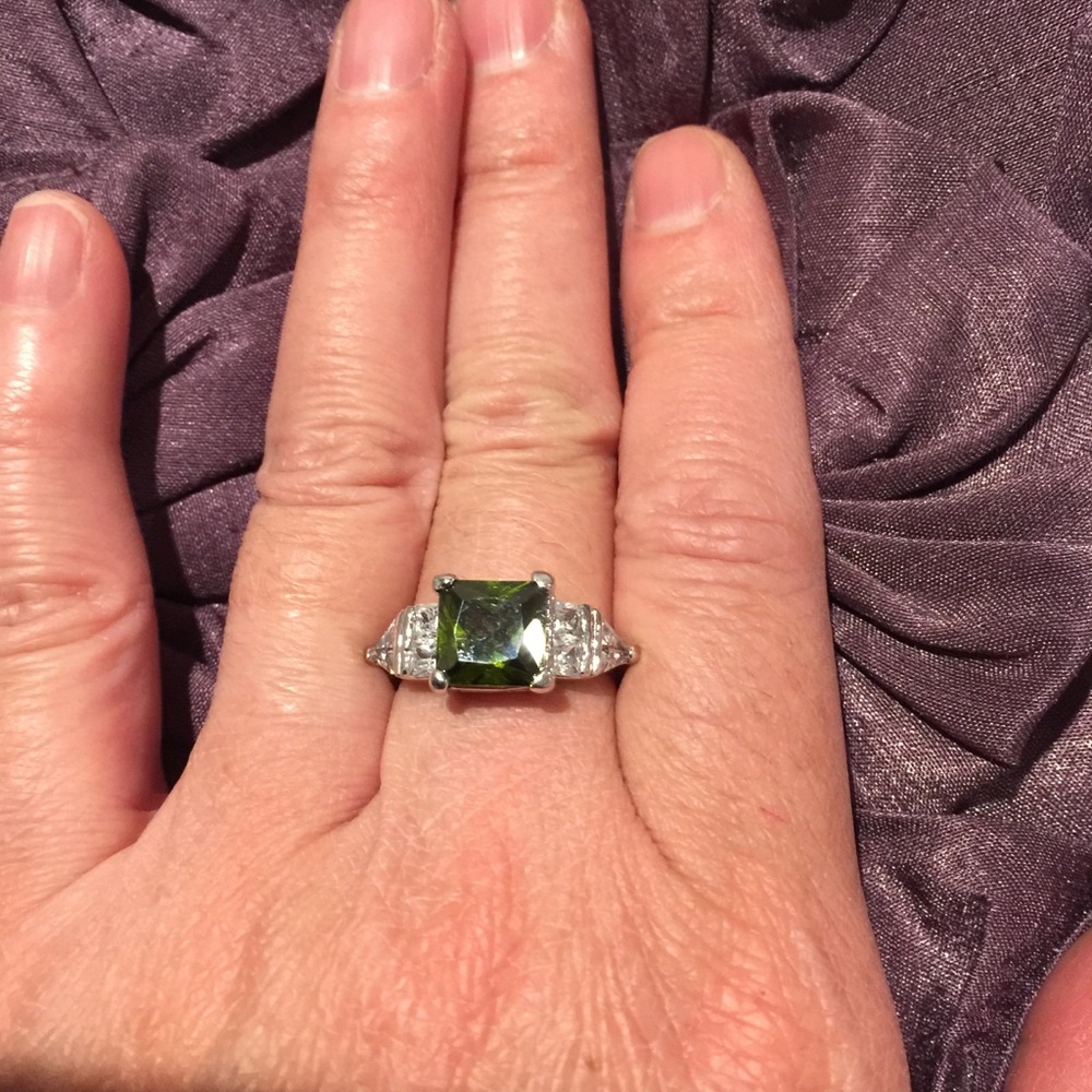 Ring - Picture 3 of 3